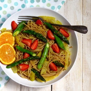 Vegan Spring Spaghetti with Asparagus and Strawberries