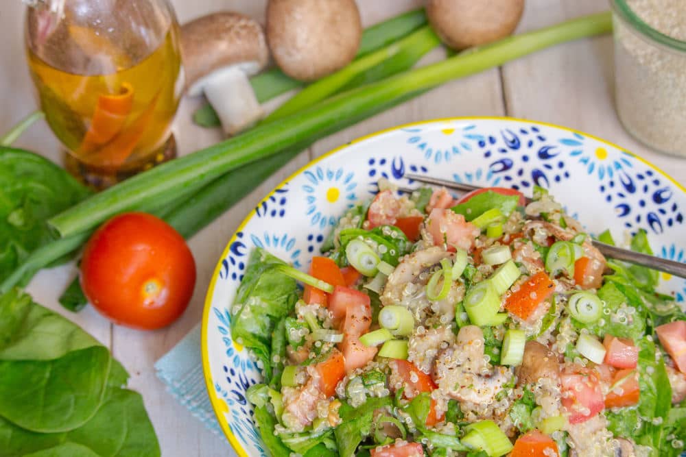 Quinoa Salad with Mushrooms and Spinach