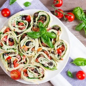 Vegan Basil Ricotta Pinwheels