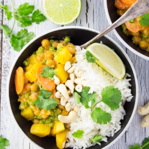 Easy Vegan Chickpea Curry with Potatoes