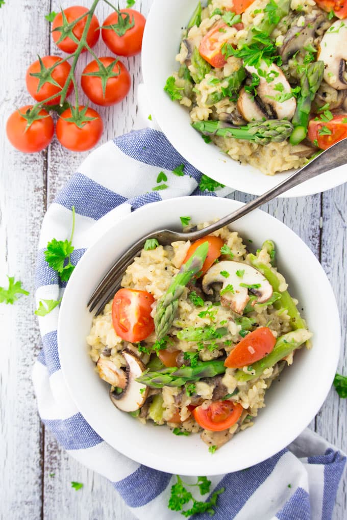 Vegan Risotto with Asparagus and Mushrooms 