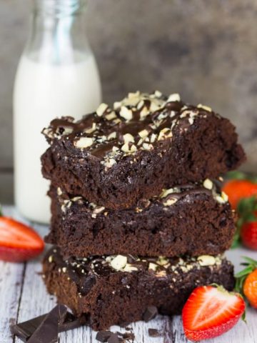 Tahini Brownies & A Little Guide To Vegan Baking