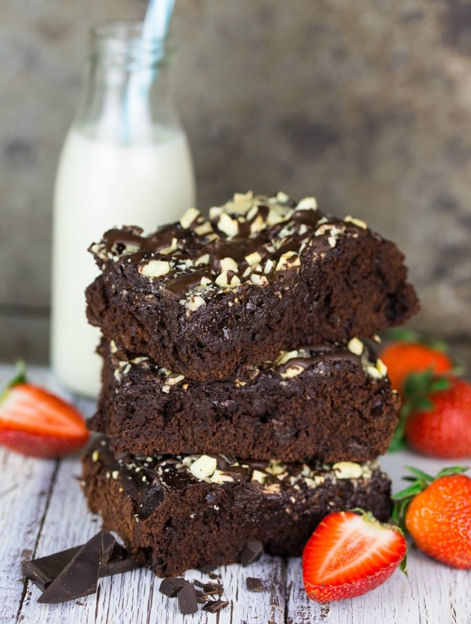 Tahini Brownies & A Little Guide to Vegan Baking 