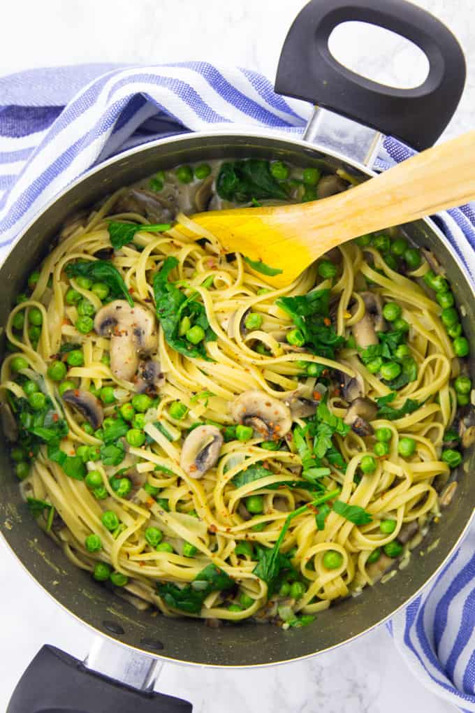 Garlic Mushroom One Pot Pasta 