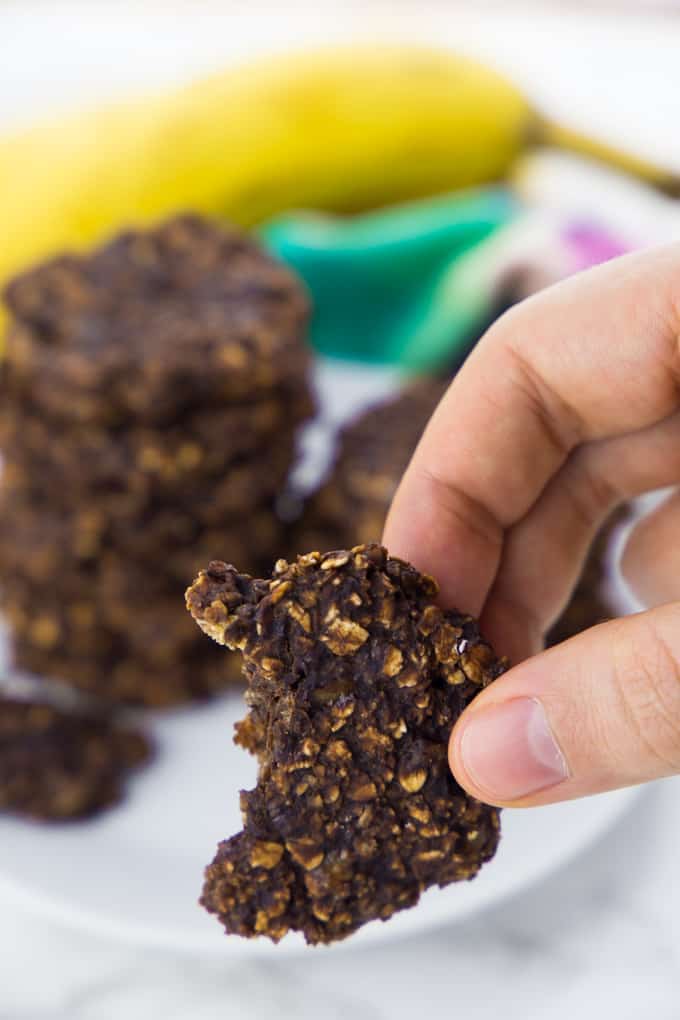 Chocolate Banana Cookies (Vegan, 4 Ingredients) 