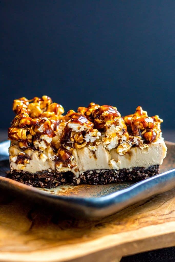 Vegan Coffee Cheesecake with Salted Caramel Popcorn 