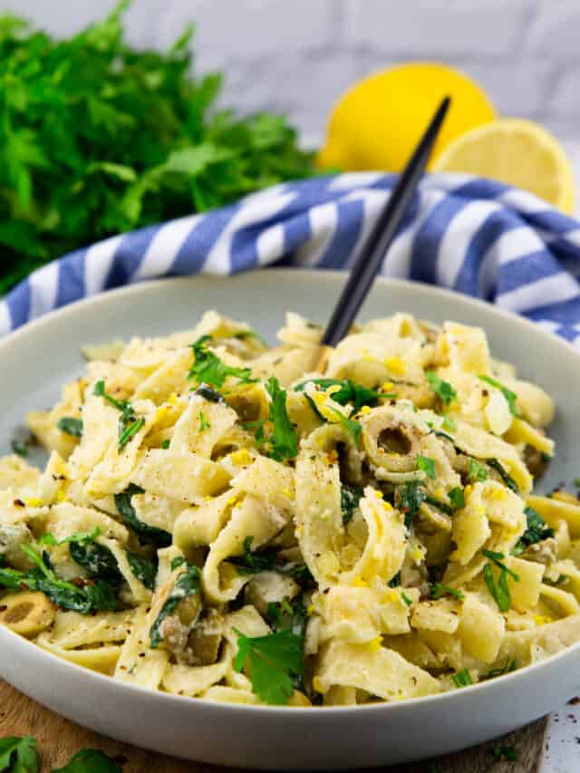 Garlic Mushroom One Pot Pasta - Vegan Heaven